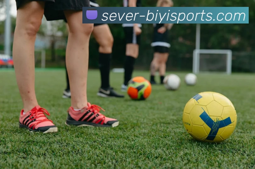 11月29日巴黎圣日耳曼对阵利物浦比赛预测及比分分析